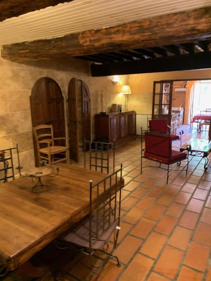 La Maison Sur La Place Эг-Морт Экстерьер фото